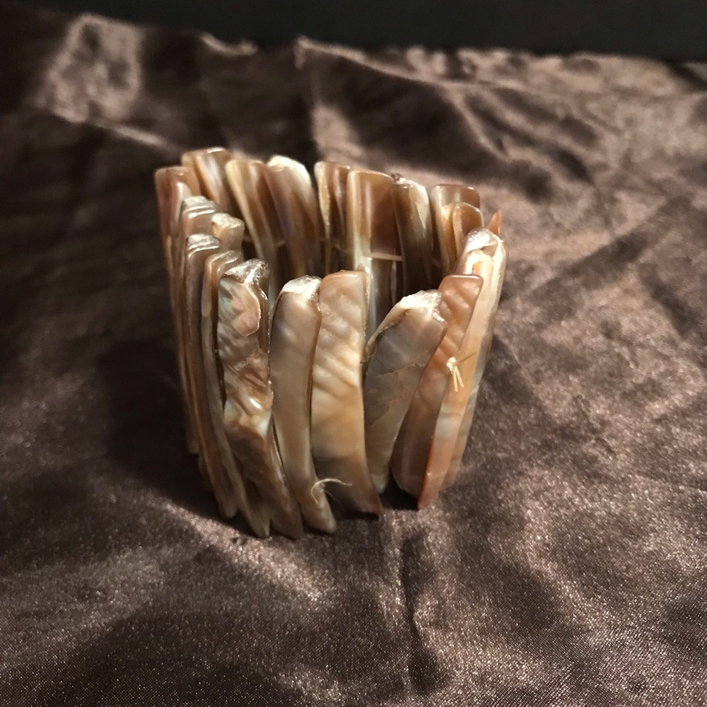 Vintage Wide Chunky Mother of Pearl MOP Shell Abalone Stretch Bracelet
